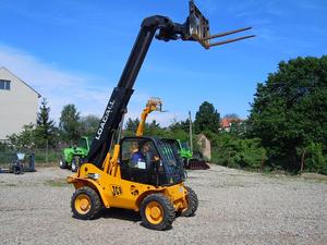 212 - JCB 520-40